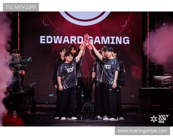 赛后复盘：深入分析JDG与EDG在比赛中的团队协作与战术配合