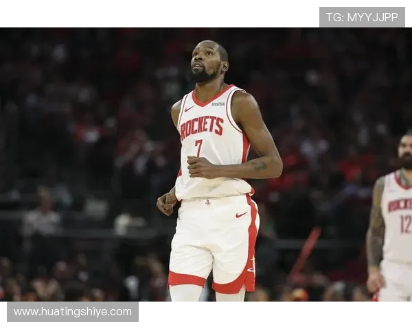 杜兰特与巴特勒的巅峰对决谁将成为NBA赛场上的绝对王者 杜兰特与巴特勒的巅峰对决谁将成为NBA赛场上的绝对王者