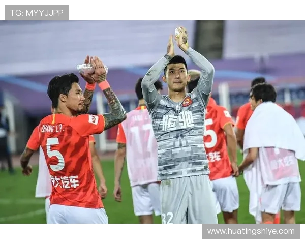 广州足球队在精英赛中的力量展现与战术分析全景解读